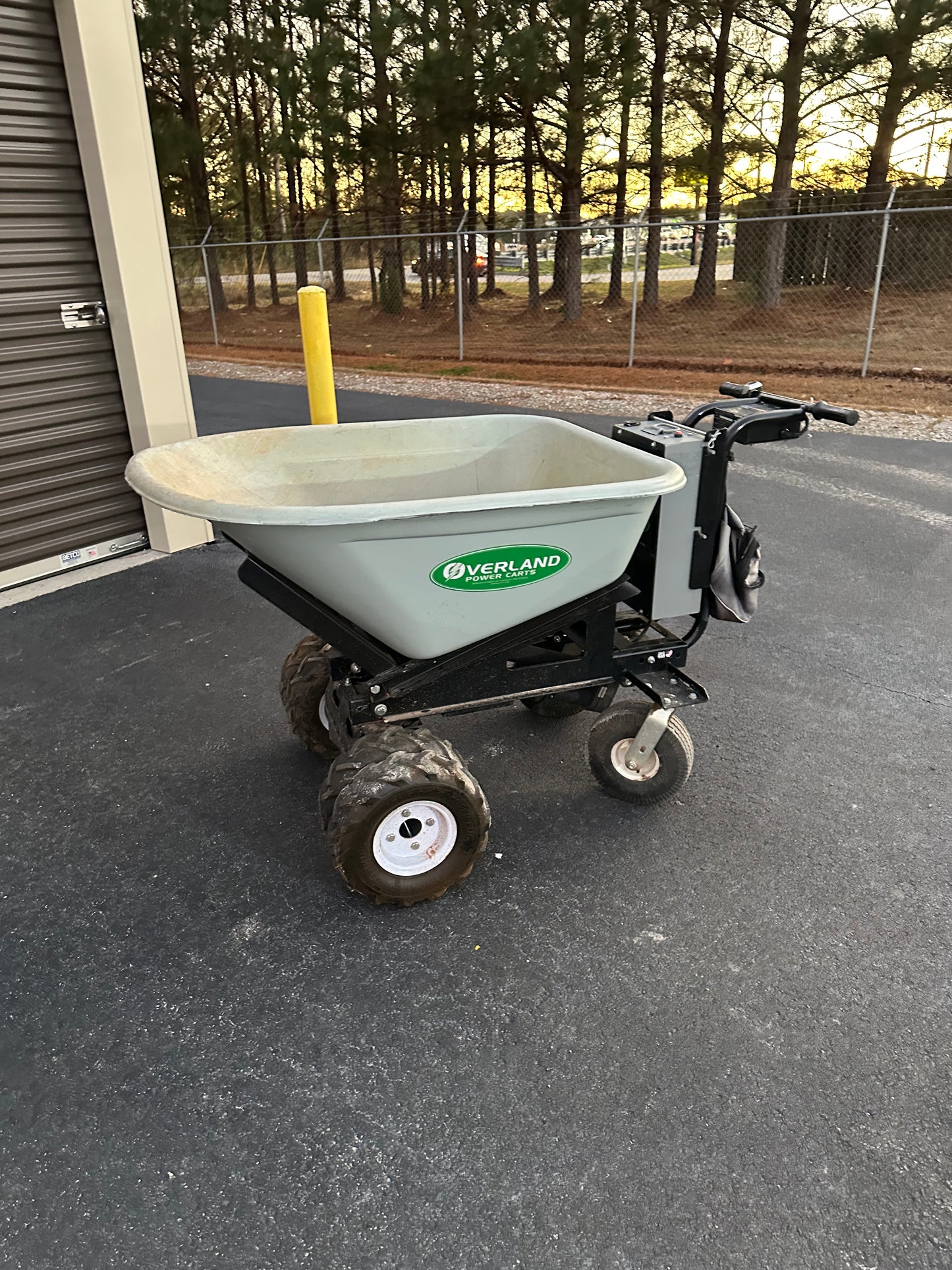 8 cu-ft Electric Dump Cart